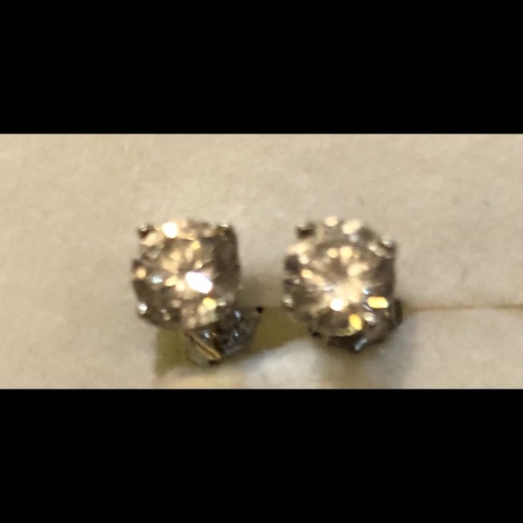 Three pairs of faux Diamond earrings set in silver - Picture 6 of 8